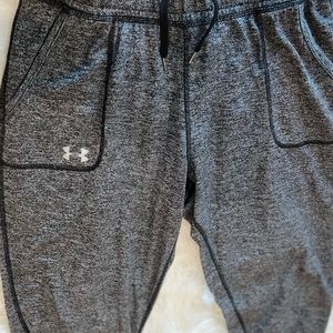 Women’s Under Armor capris joggers